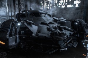 Batmobile-ZackSnyder-660x440